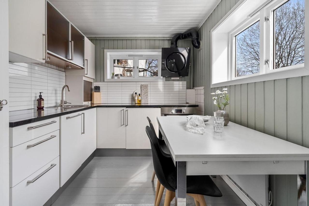 Central Apartment In Tromso With Parking Place Exterior photo